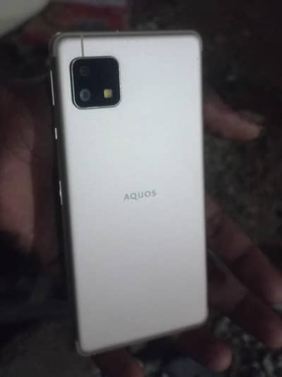 Aquos Sense4 basic
