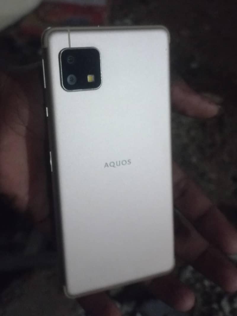 Aquos Sense4 basic 0