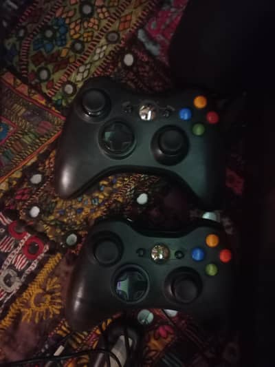 x box 360 with 2 controllers