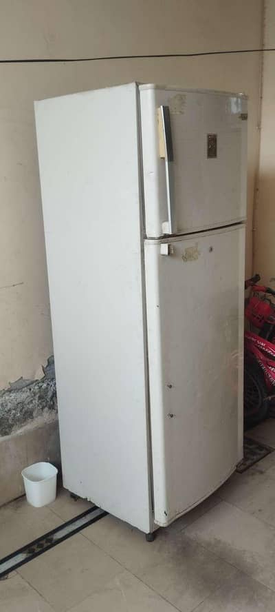 Dawlance fridge for urgent sale