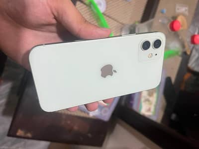 Apple iPhone 12