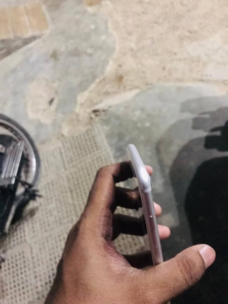 Apple iPhone 7 6