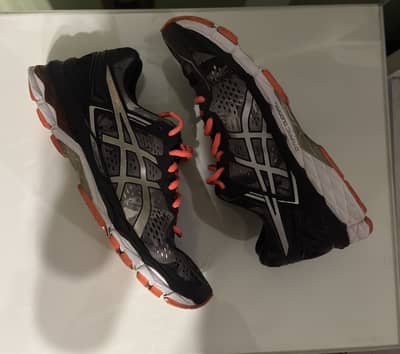 Asics gel kayano 22 running shoes in good condition