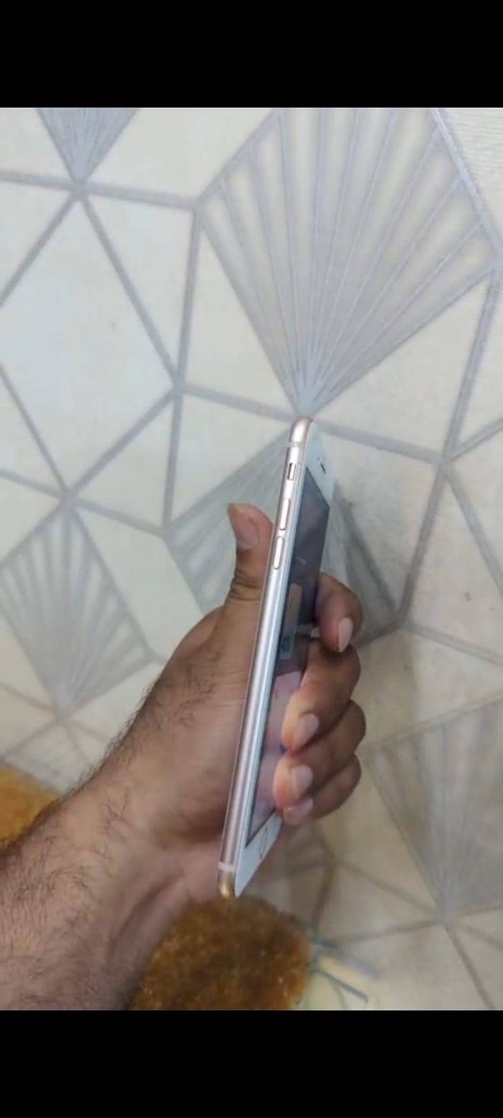 Apple iPhone 8 Plus 3