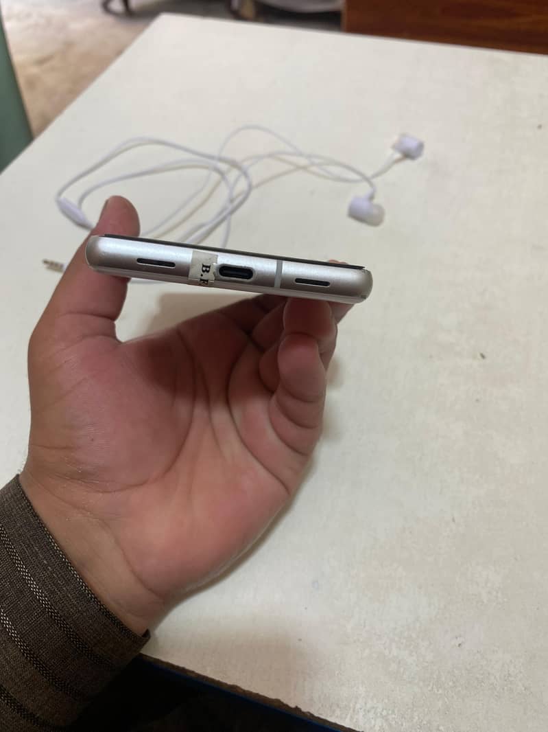 Google Pixel 7a 1