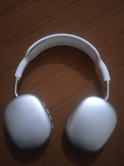 p9 headphones wireless