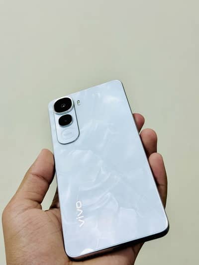 Vivo y400