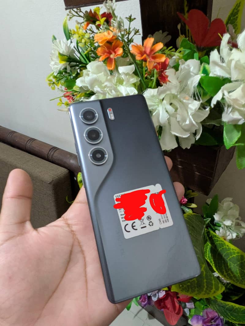 Tecno CAMON 40 Pro 10