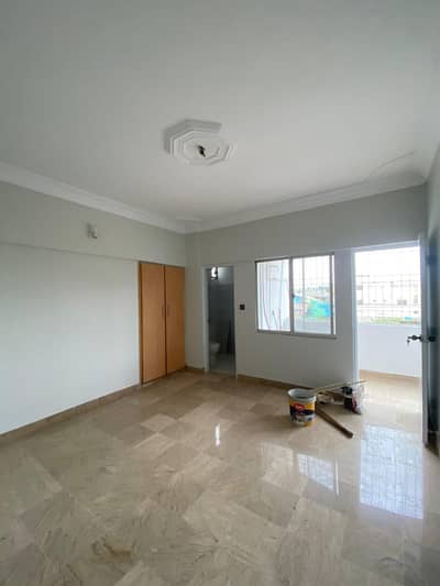 3 Bed DD Road Facing Flat For Sale | 3rd Floor | Leased | Boundary Wall Project | 24/7 Security | Car Parking | No Water Issue | No Load Shedding | Prime Location Of Gulistan-E-Johar. Block 12