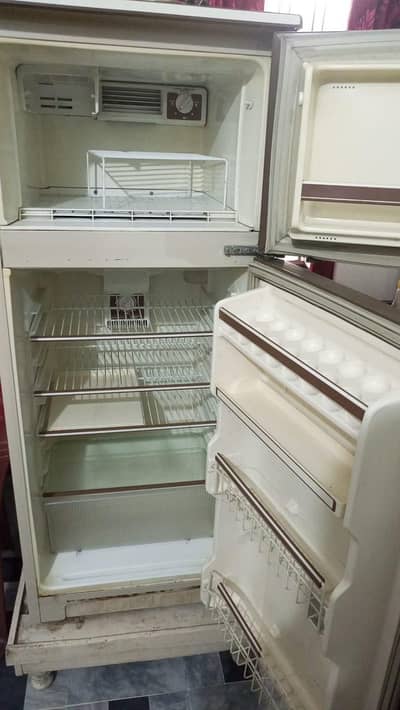 General fridge 1982 model