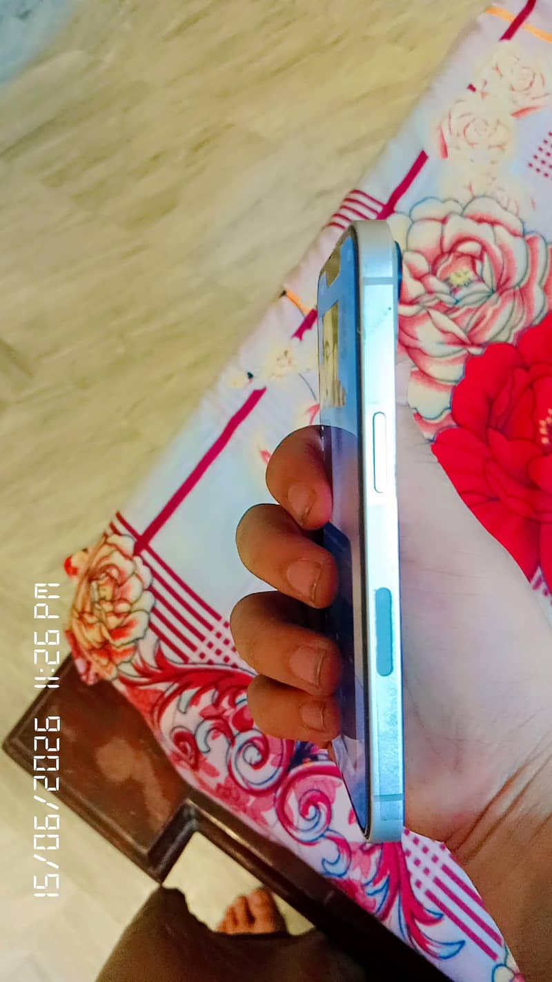 Apple iPhone 13 1