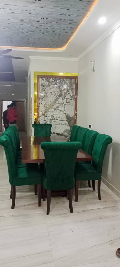 Dinng set With 8 Chairs