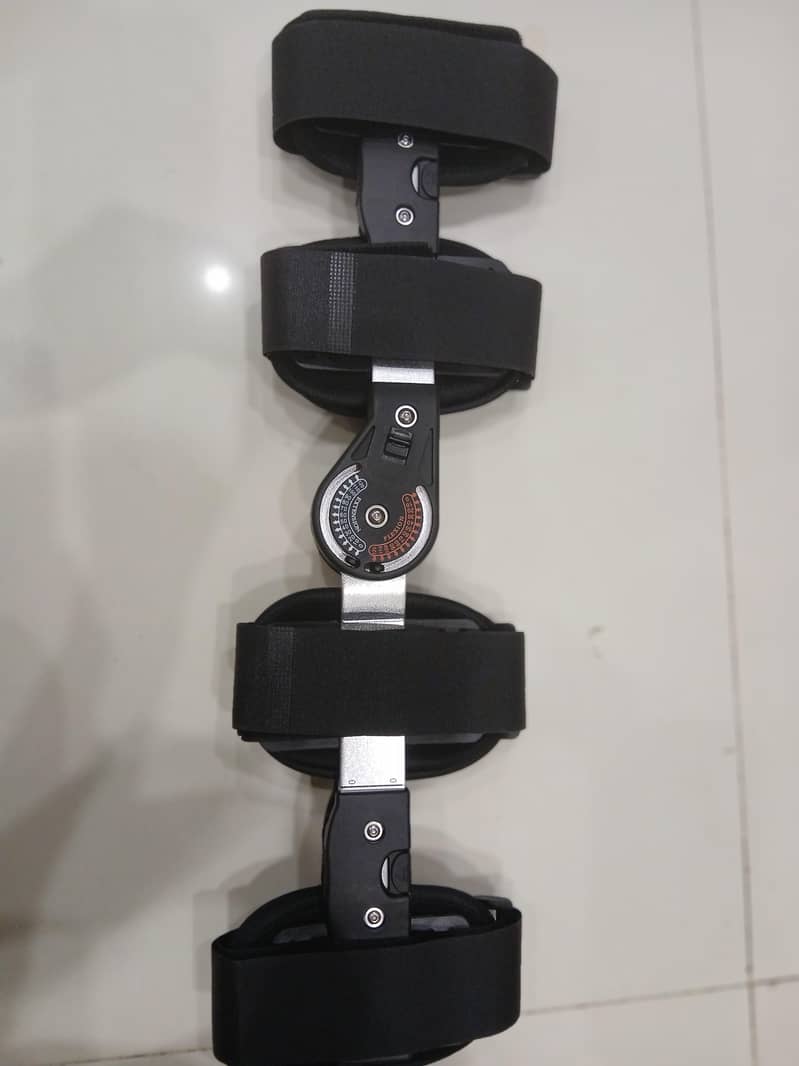 hinge knee brace 0