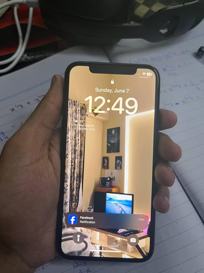 Apple iPhone X 0
