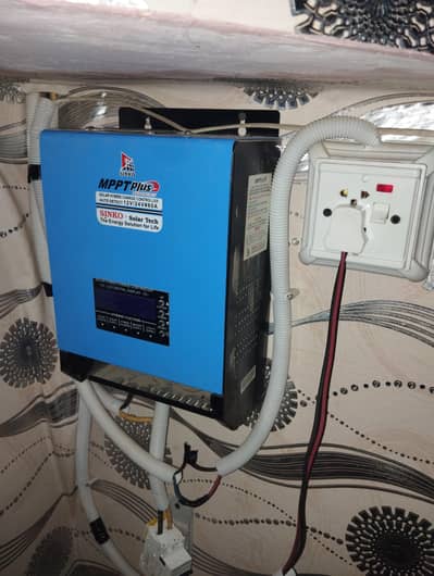 UPS and Sinko Hybrid Solar Inverter 80amp 12v/24v auto