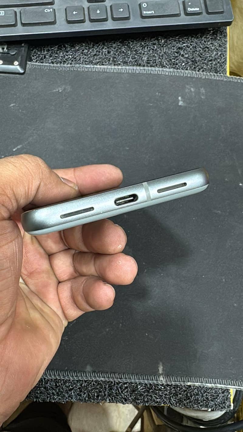 Google Pixel 8 5