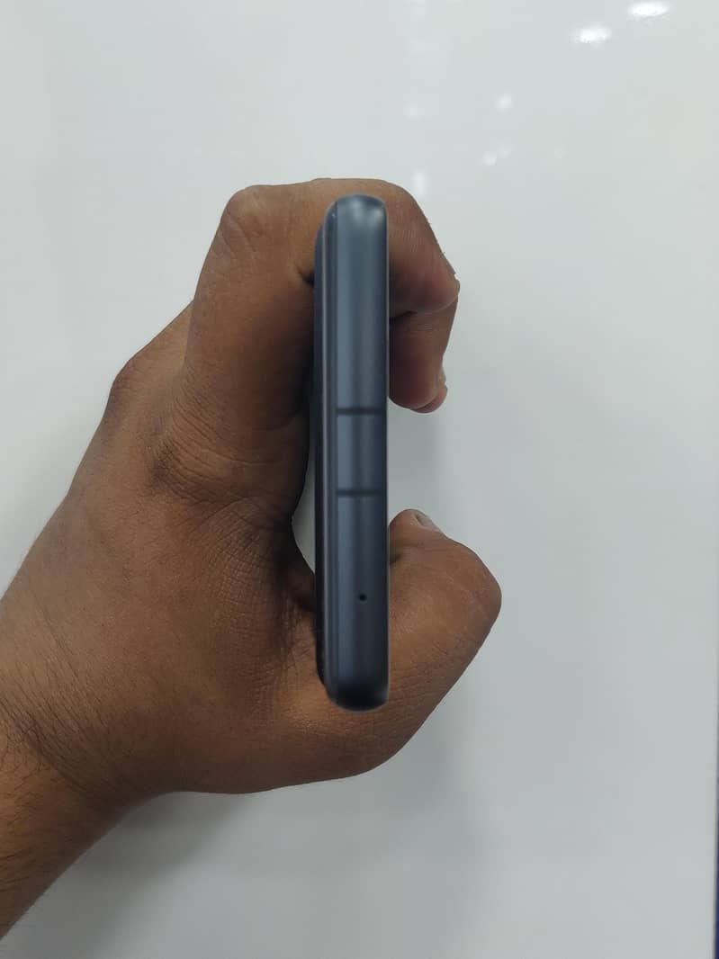 Google Pixel 7a 4