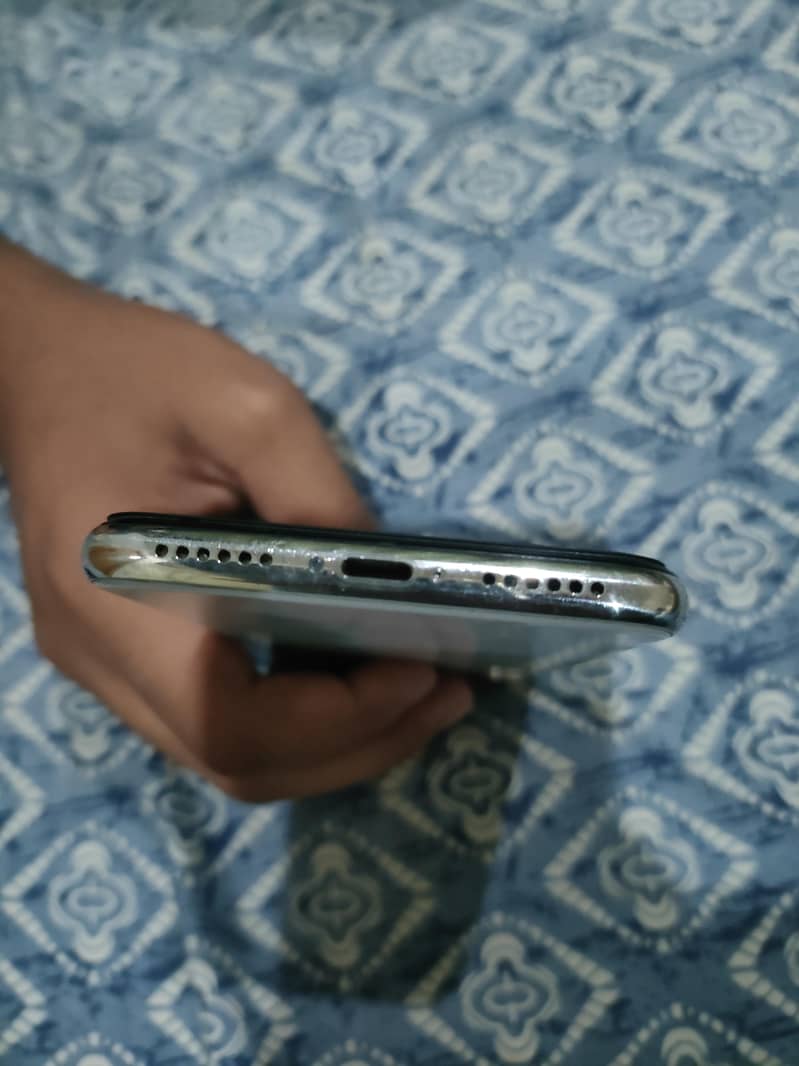 Apple IPhone X 3