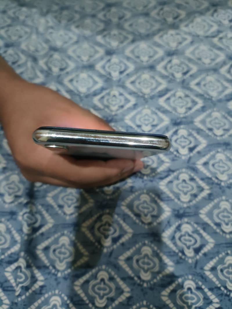 Apple IPhone X 6