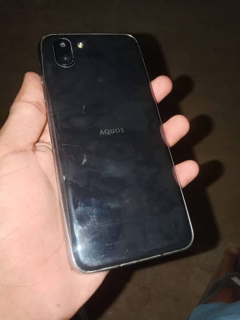 Sharp Aquos R2 2