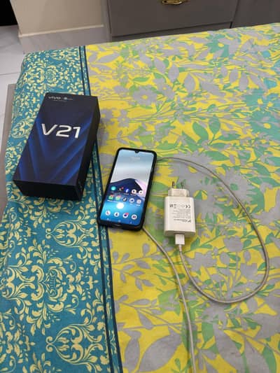 Vivo V21 8+8 /128 gb with original box and Charger