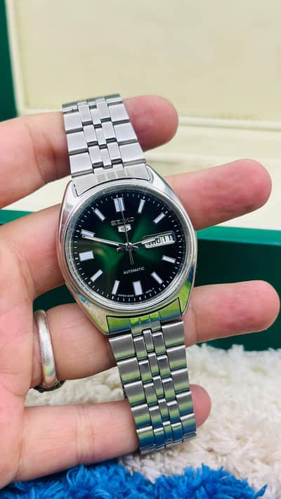 Seiko 5  automatic japan movement watsapp 0312(520210)1