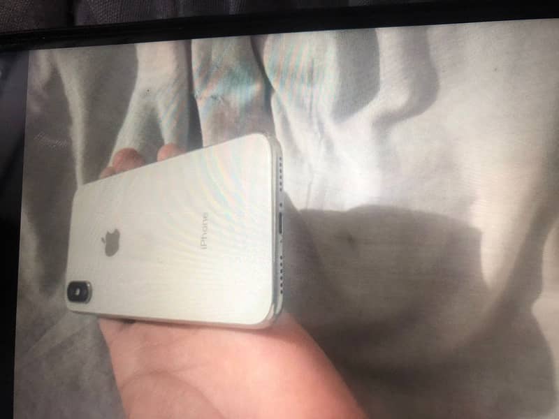Apple iPhone X 3