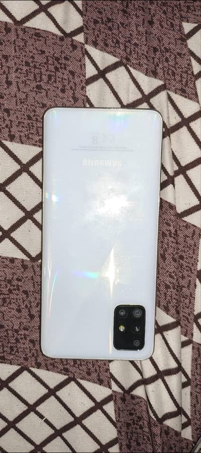Samsung Phone 128GB 6GB RAM - Excellent Condition