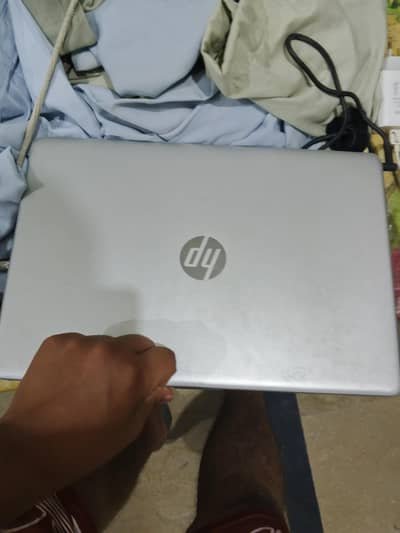Hp I5 8 generation 8 gb ram 256 ssd
