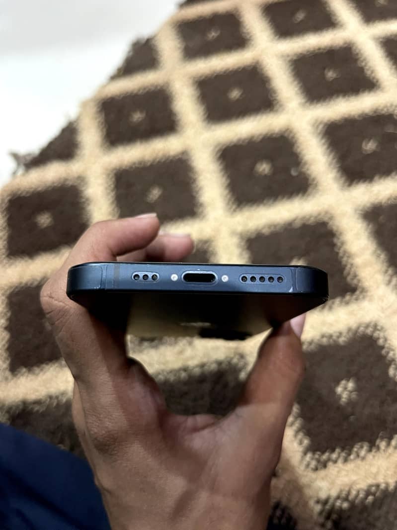 Apple iPhone 13 4