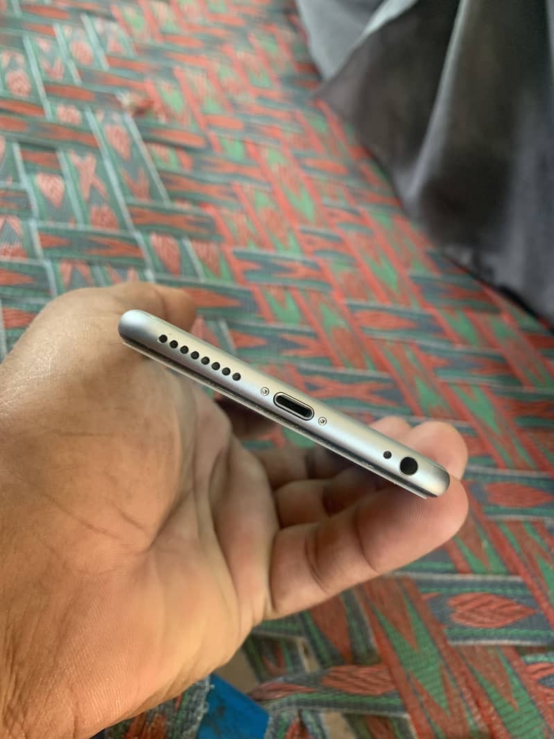 Apple iPhone 6 Plus 1