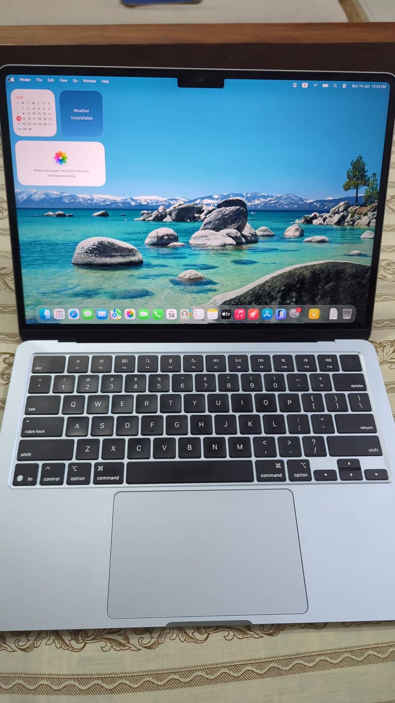 MacBook M4 0
