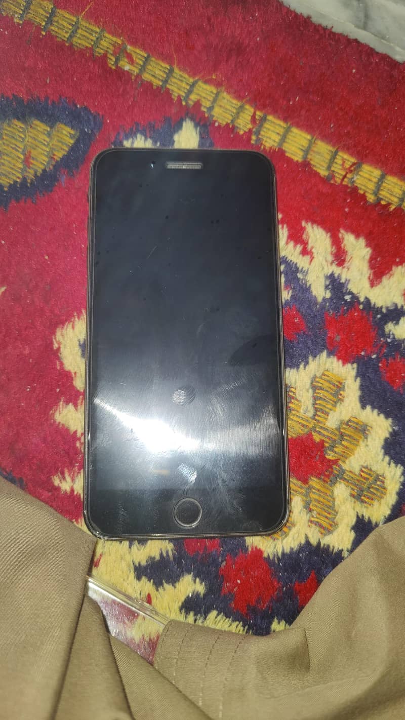 Apple iPhone 8 Plus 0