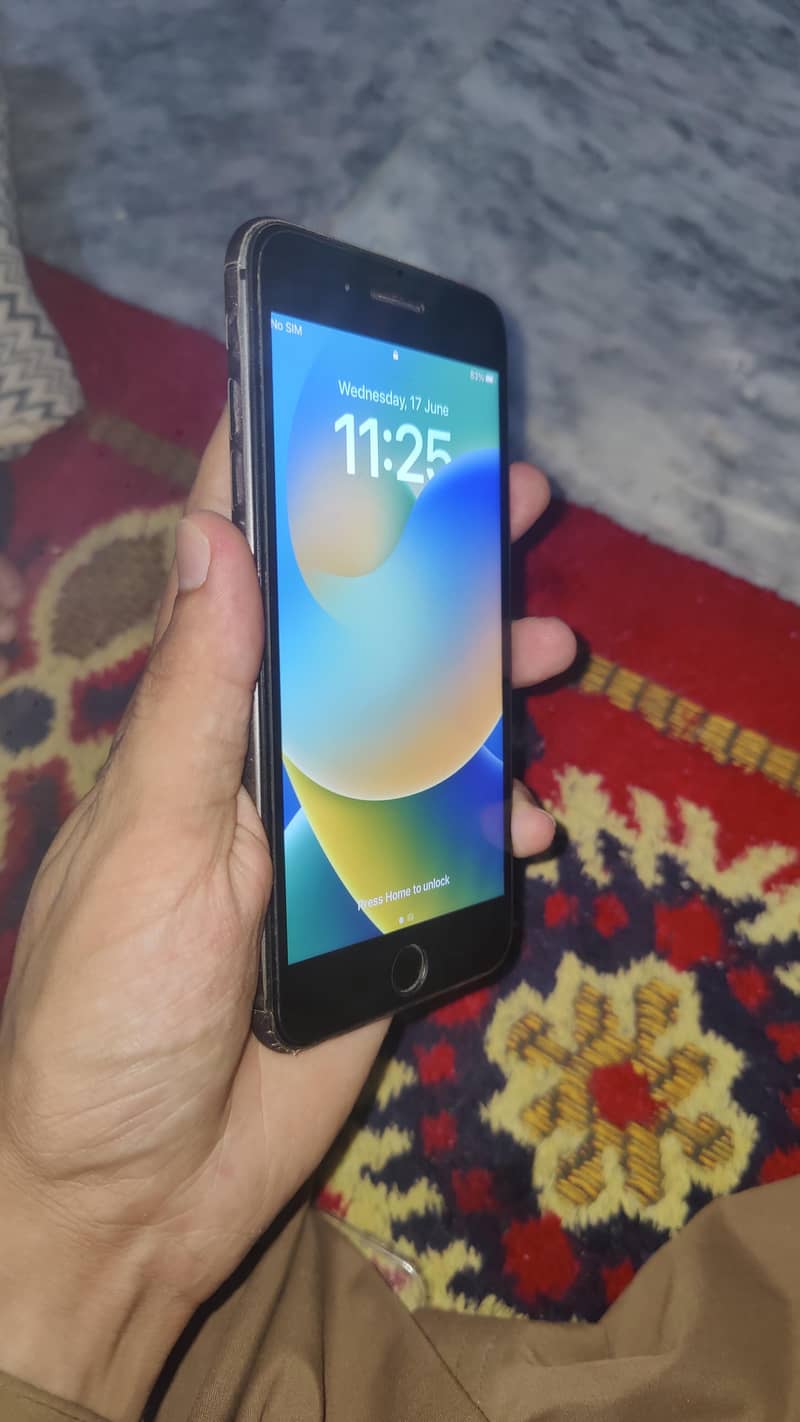 Apple iPhone 8 Plus 1