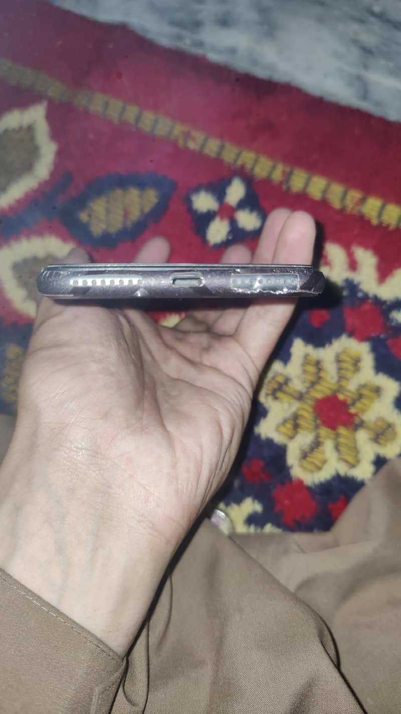 Apple iPhone 8 Plus 7