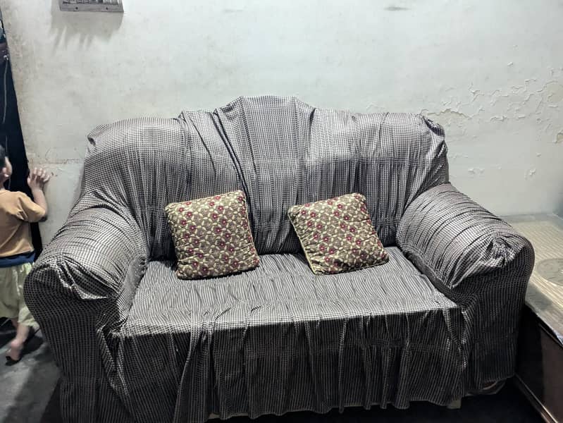 SOFA SET WITH TABLE 2