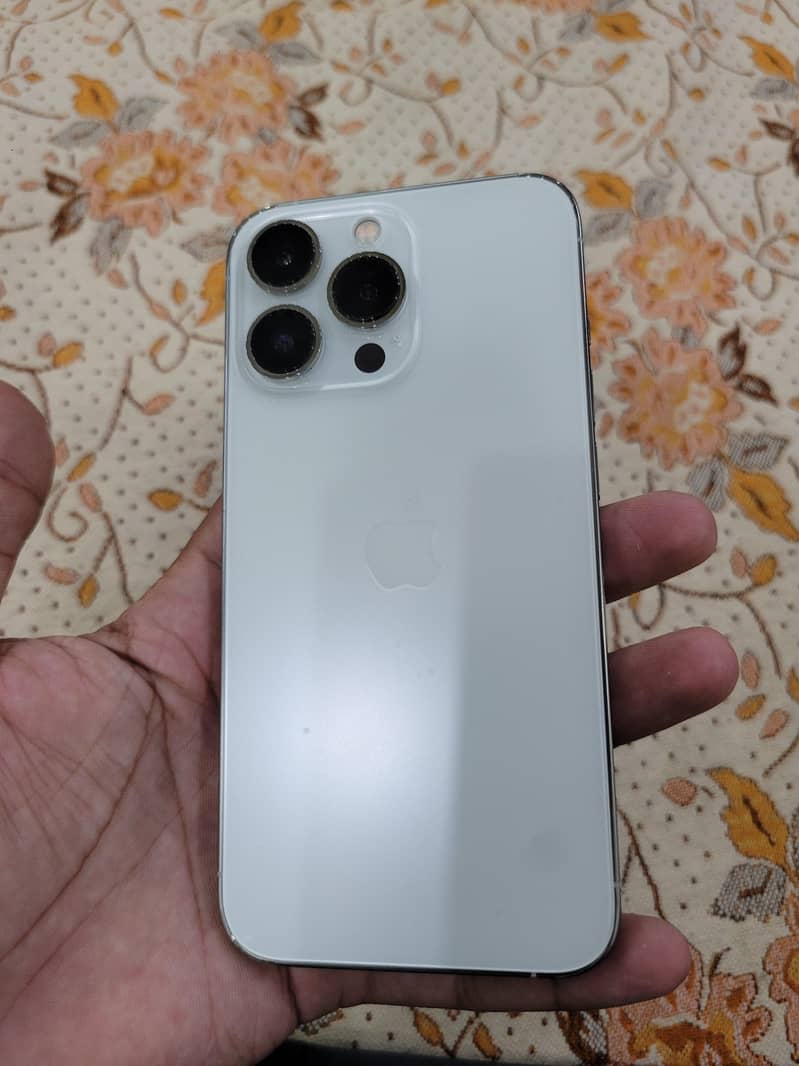 Apple iPhone 13 Pro 0