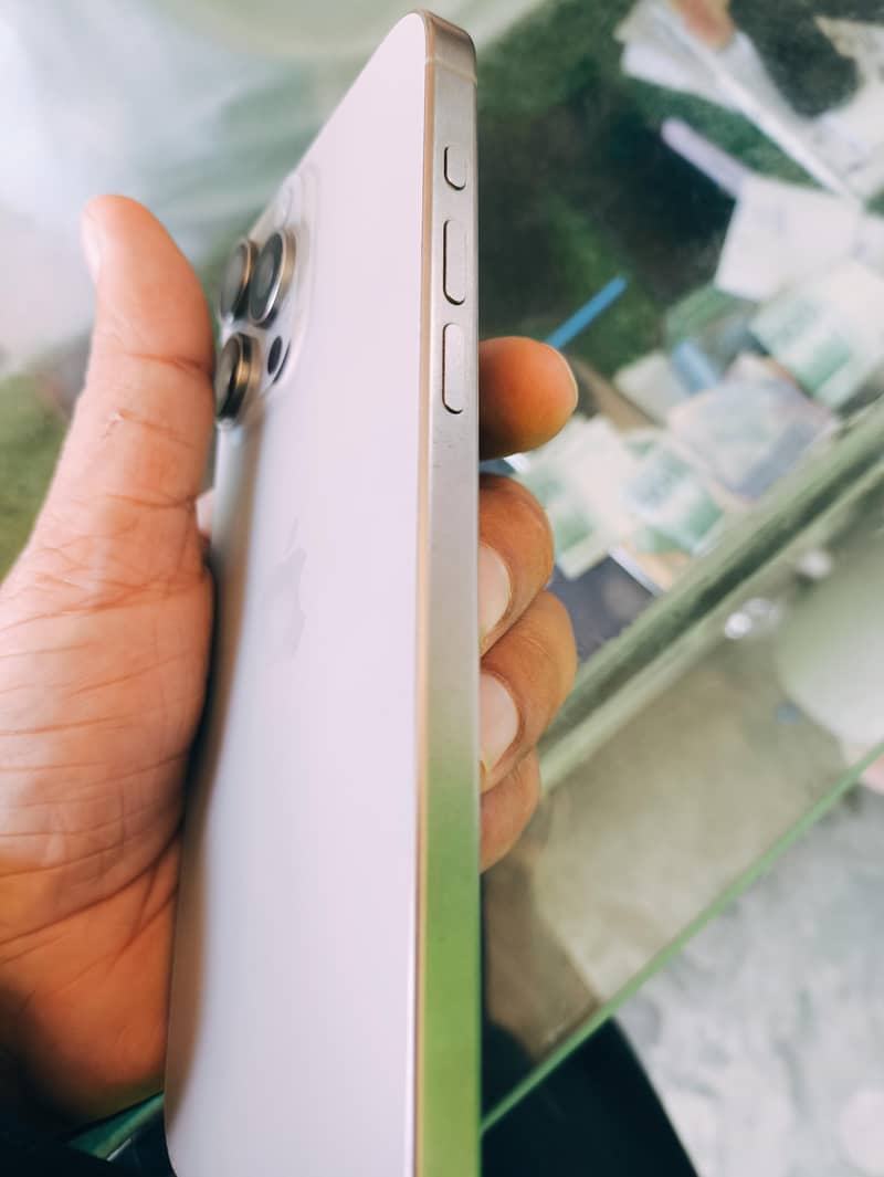 iphone 15 pro max 0