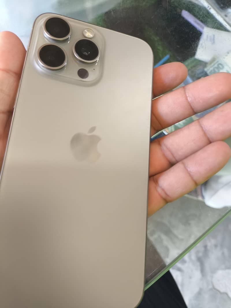 iphone 15 pro max 1