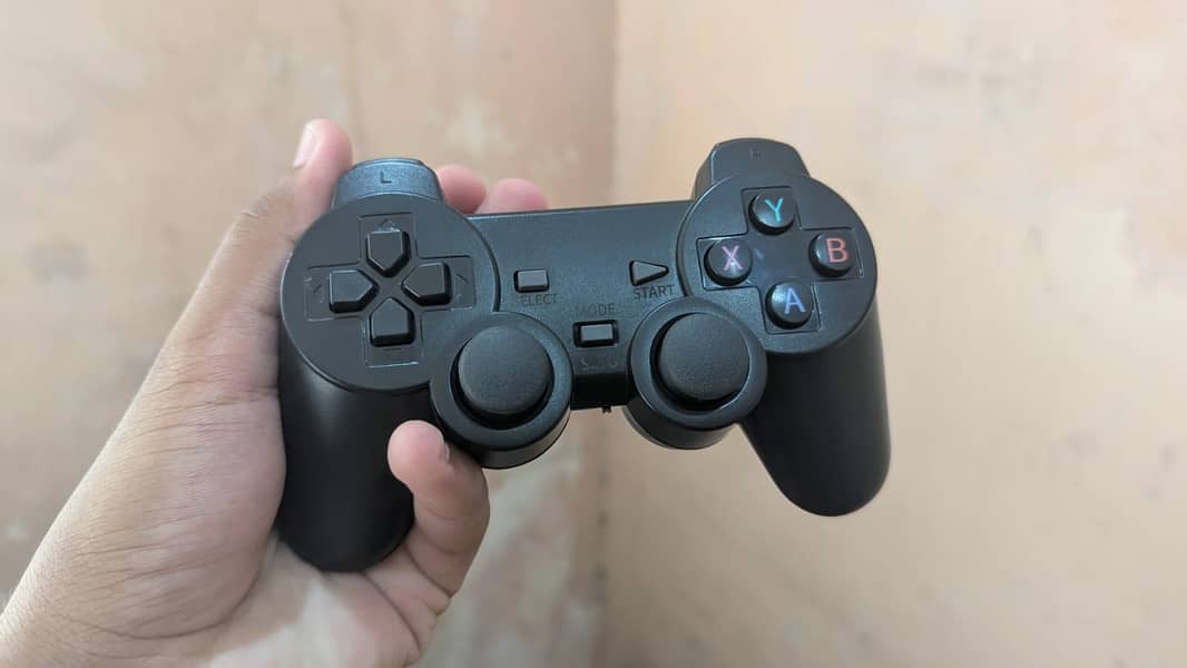 2.4G gaming controller 4