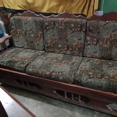 2 singl sofa or 6 gadi free