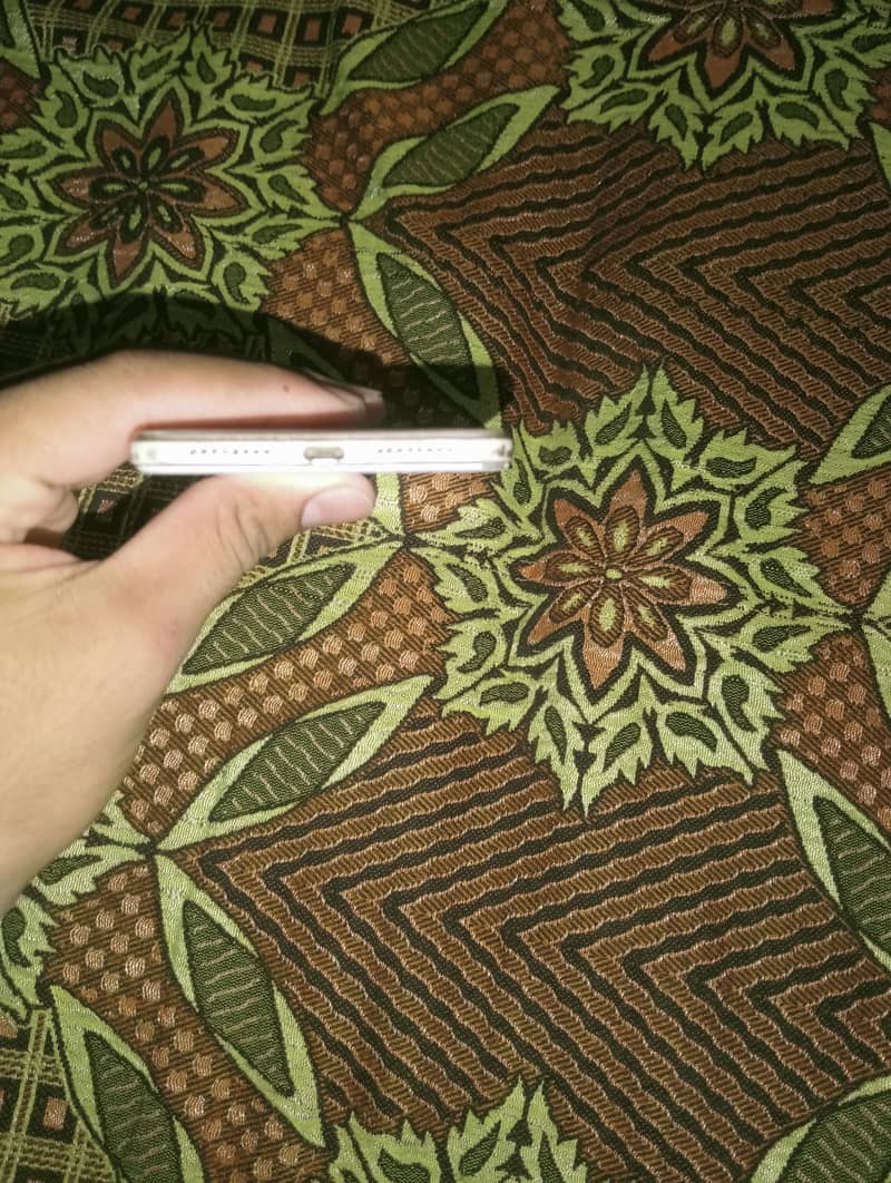 OPPO A37 4