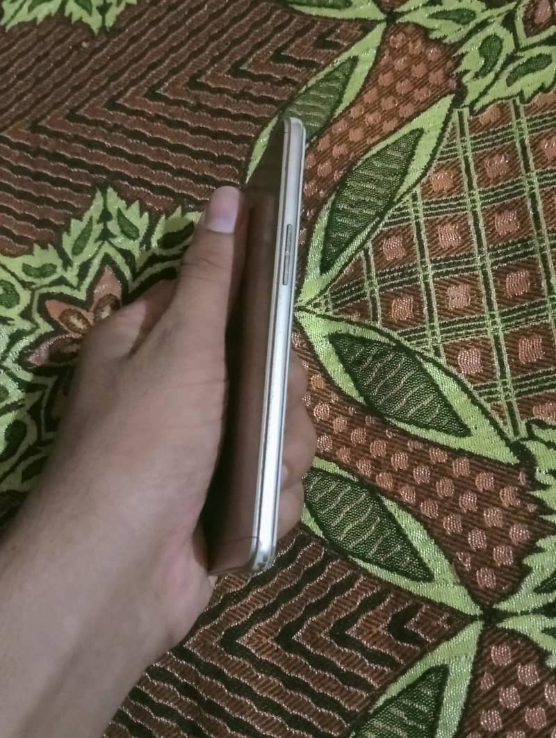 OPPO A37 6