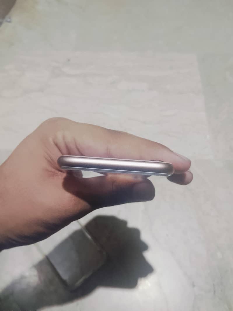 Apple iPhone 8 1