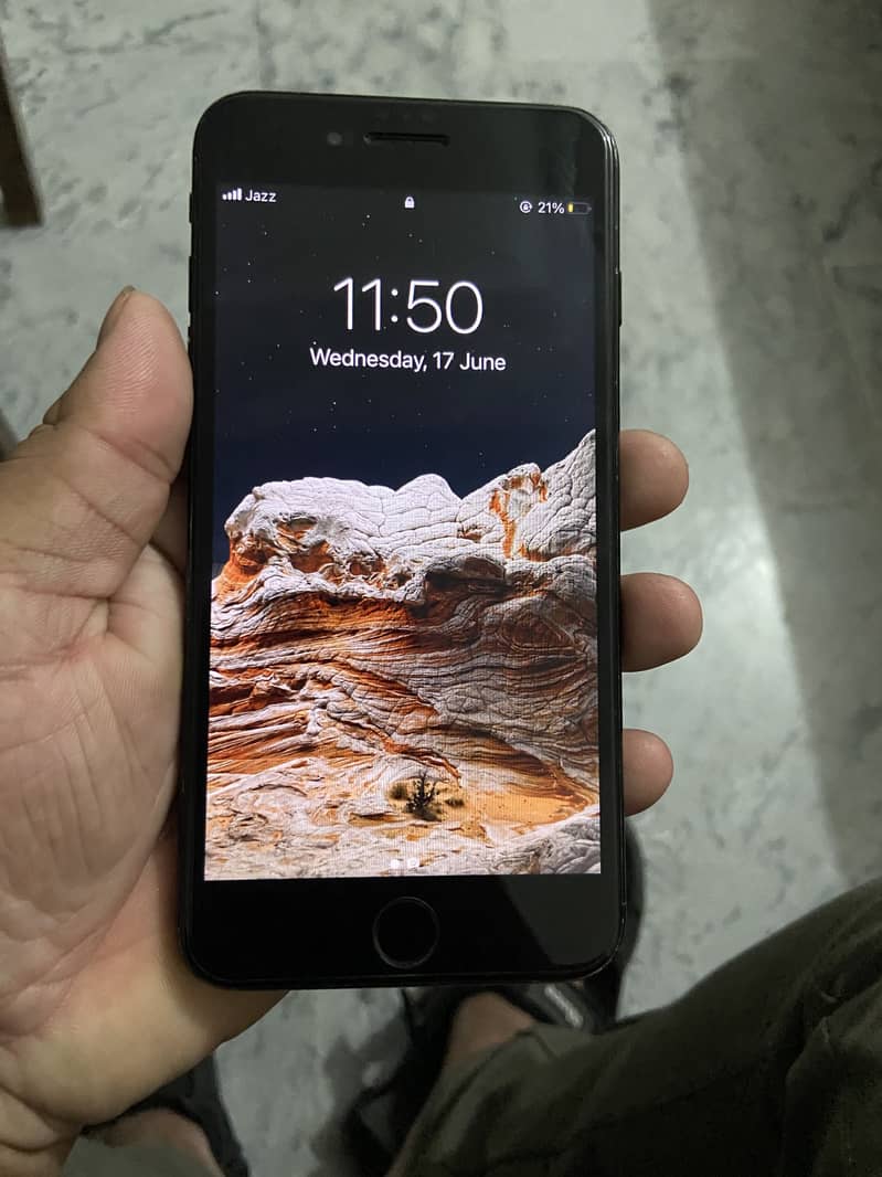 Apple iPhone 7 Plus 1