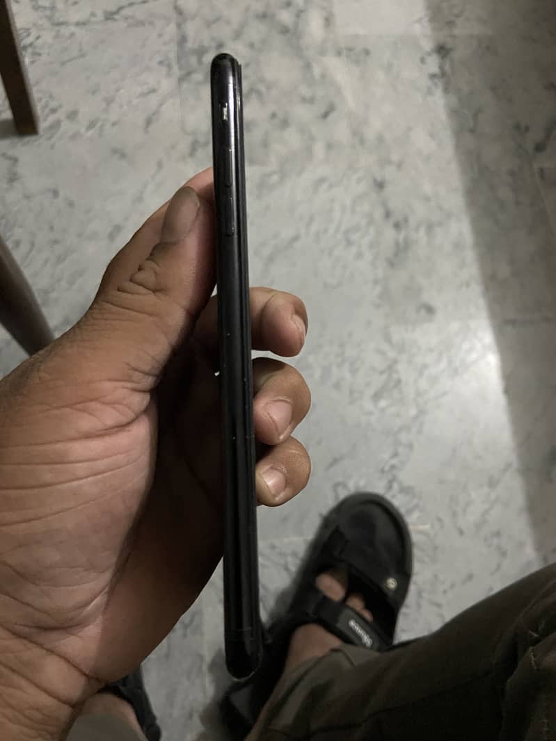 Apple iPhone 7 Plus 2