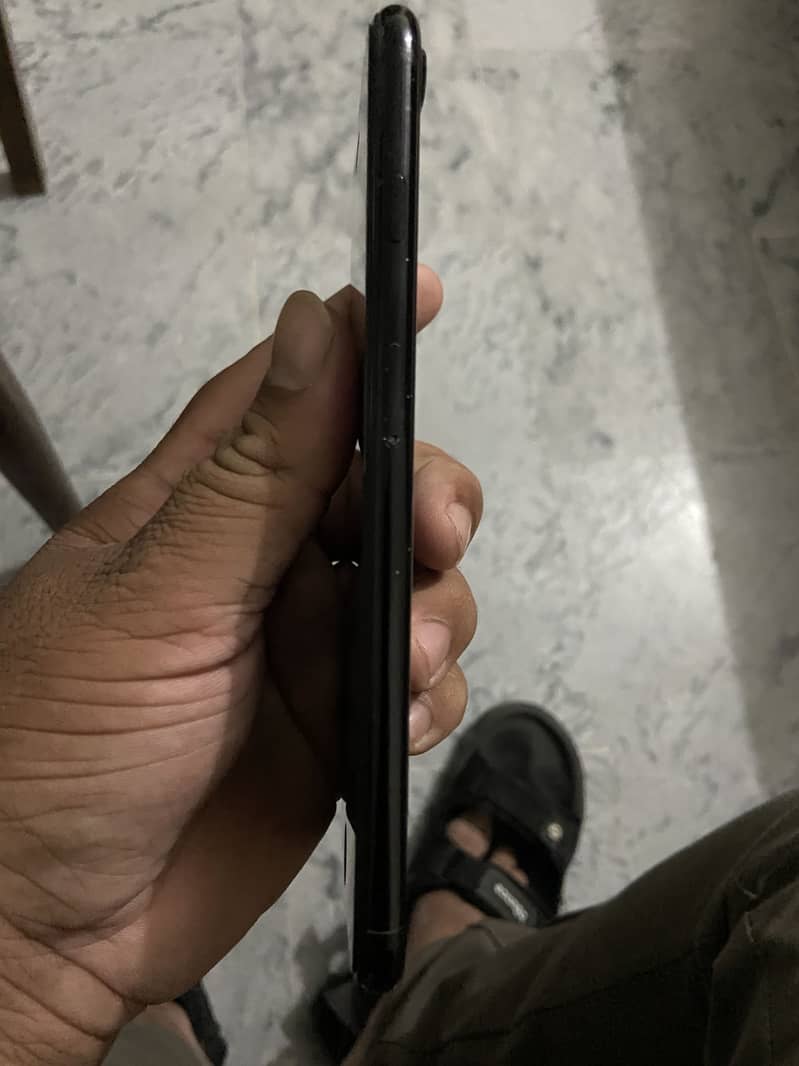 Apple iPhone 7 Plus 3