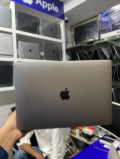 Apple MacBook Air M1 2020 | 8GB RAM | 256GB SSD | Excellent Condition
