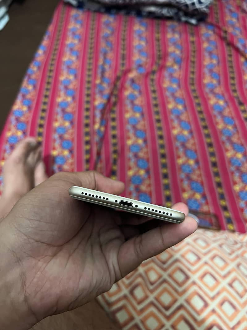 Apple iPhone 7 Plus 1