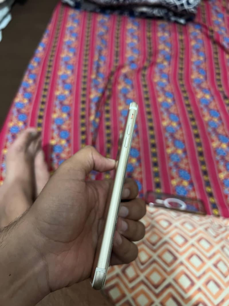 Apple iPhone 7 Plus 3